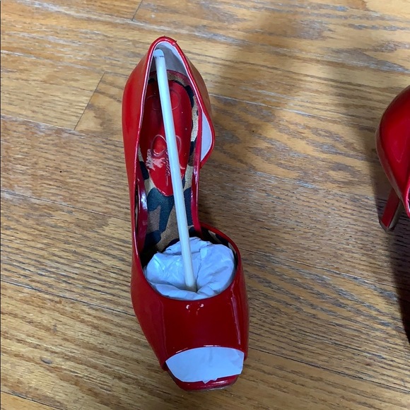 Red Heels - Picture 2 of 3
